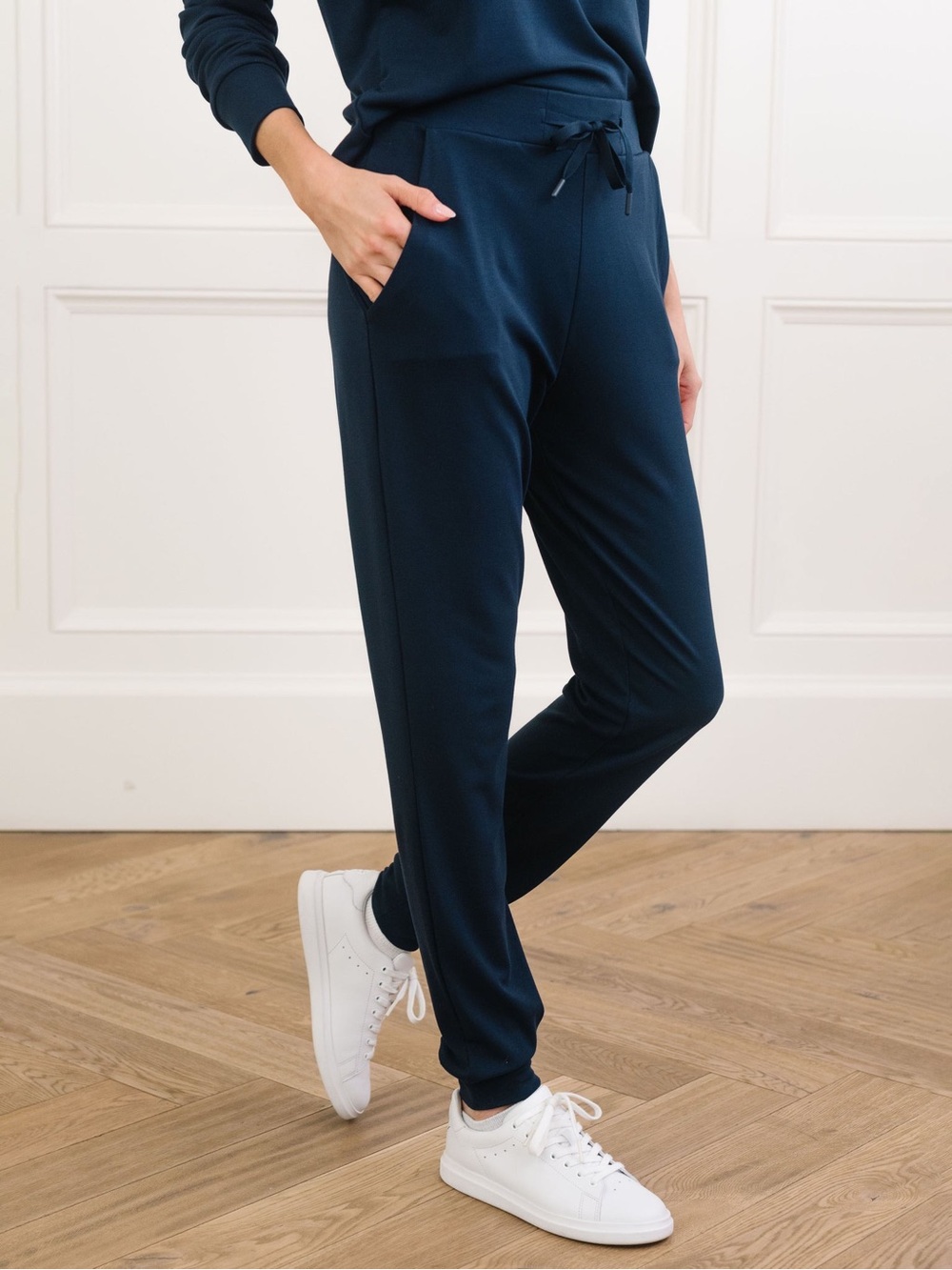 Cozy Earth Women's Bamboo Jogger Pants Size Small Navy Loungewear Casual. 13 - Picture 1 of 6